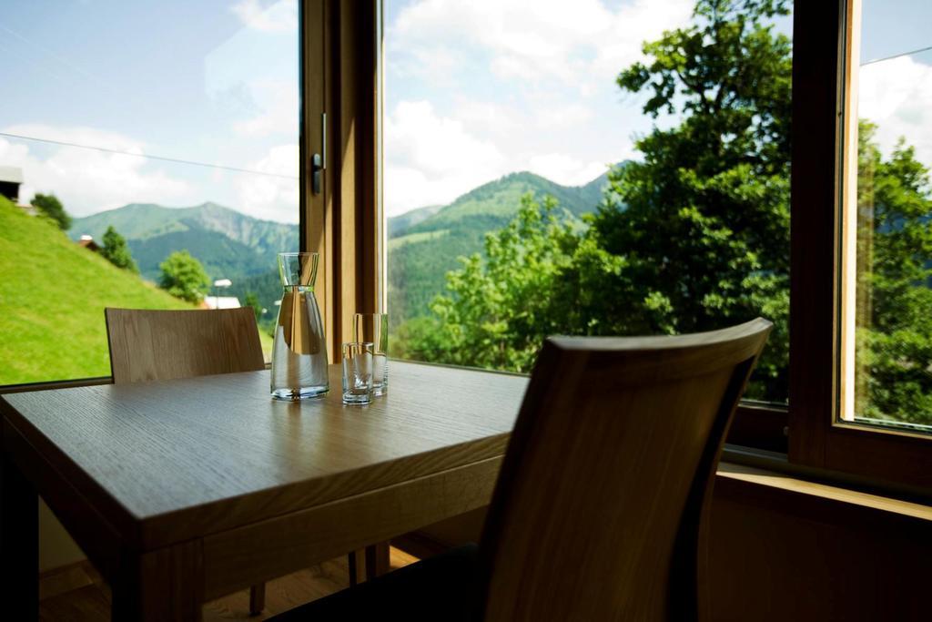 Hotel Alpenrose Ebnit ドルンビルン エクステリア 写真