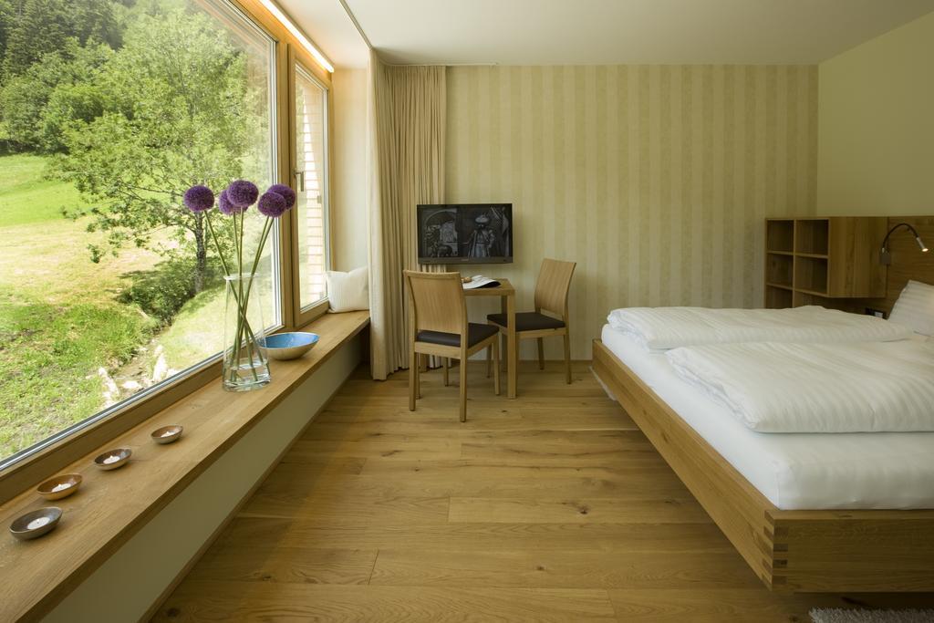 Hotel Alpenrose Ebnit ドルンビルン エクステリア 写真