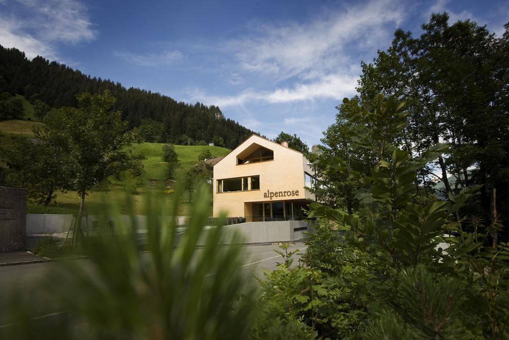 Hotel Alpenrose Ebnit ドルンビルン エクステリア 写真