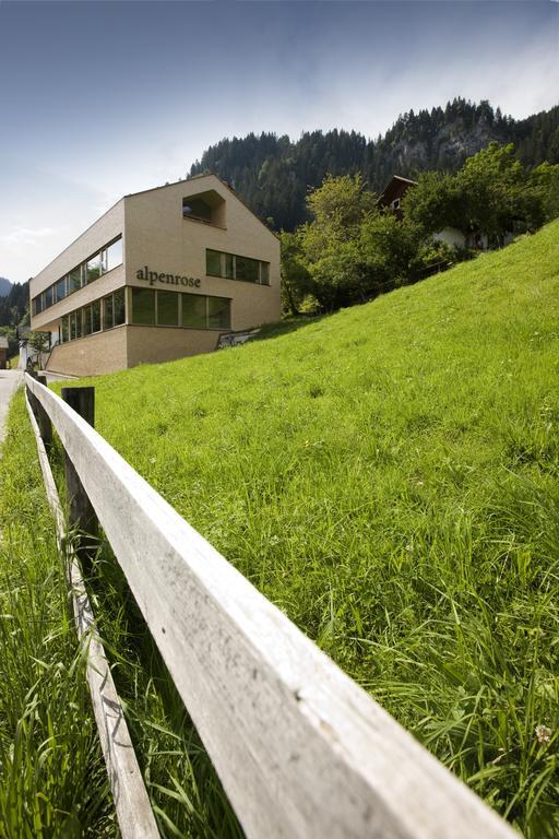 Hotel Alpenrose Ebnit ドルンビルン エクステリア 写真
