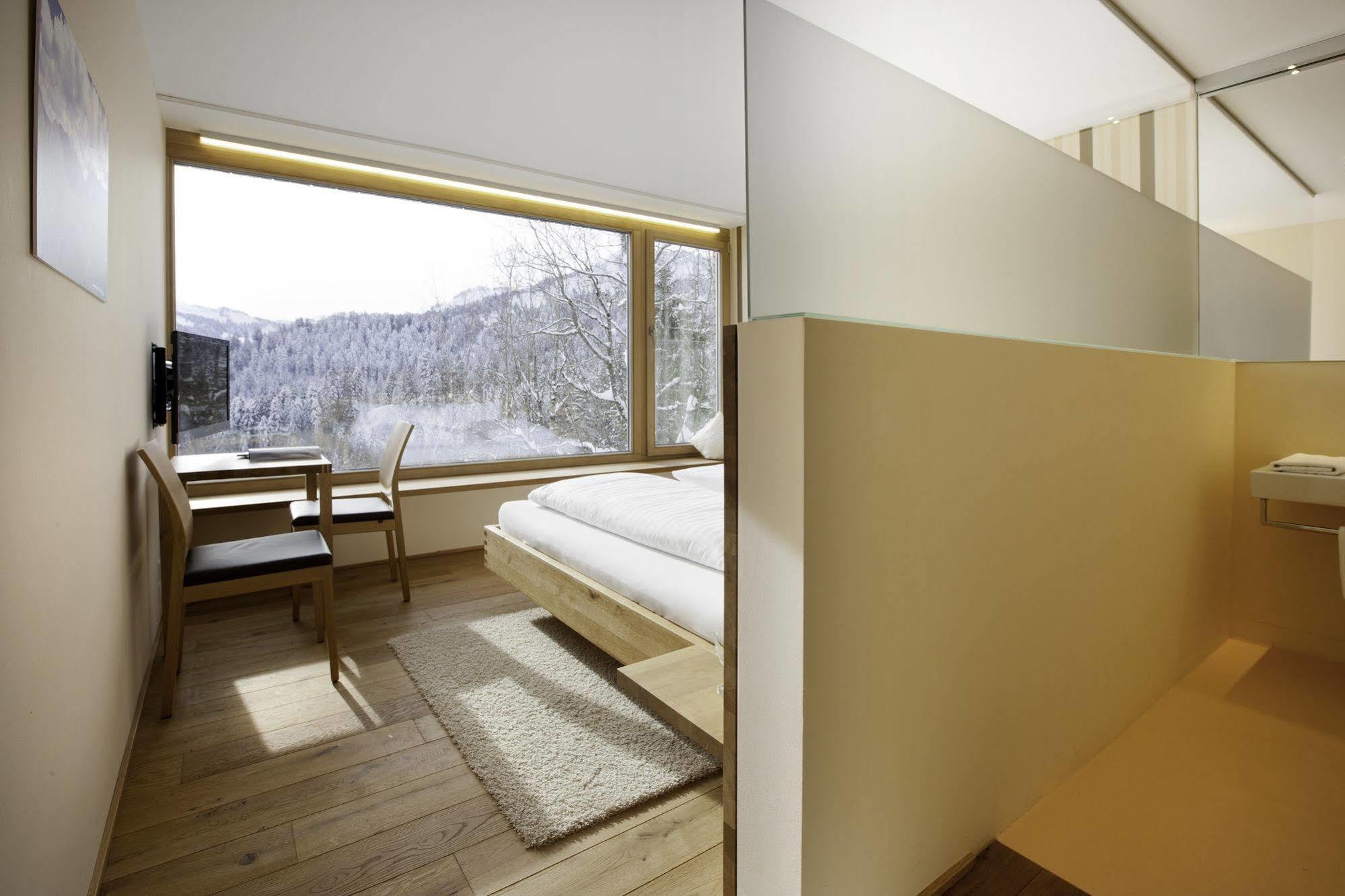 Hotel Alpenrose Ebnit ドルンビルン エクステリア 写真